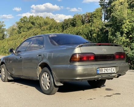 Серый Тойота Виста, объемом двигателя 2 л и пробегом 400 тыс. км за 1800 $, фото 3 на Automoto.ua