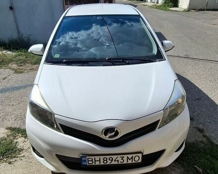 Білий Тойота Вітз, об'ємом двигуна 1 л та пробігом 143 тис. км за 7300 $, фото 1 на Automoto.ua