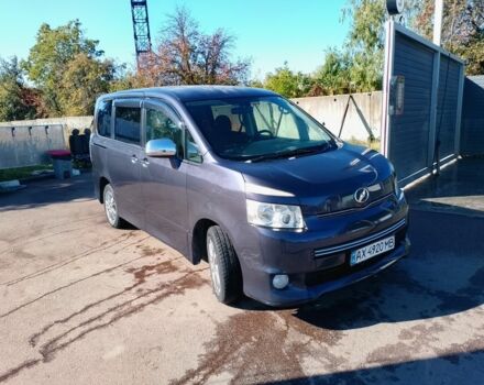 Фіолетовий Тойота Воксі, об'ємом двигуна 2 л та пробігом 251 тис. км за 8200 $, фото 6 на Automoto.ua