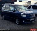 Фіолетовий Тойота Воксі, об'ємом двигуна 2 л та пробігом 250 тис. км за 9000 $, фото 1 на Automoto.ua