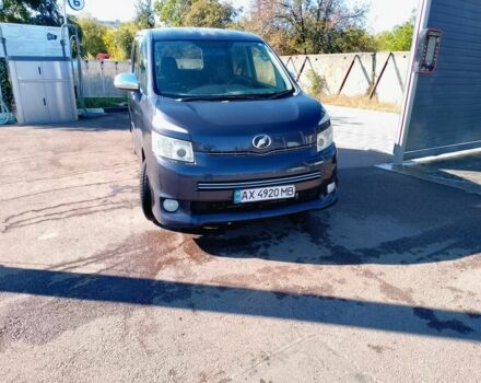 Фіолетовий Тойота Воксі, об'ємом двигуна 2 л та пробігом 251 тис. км за 8200 $, фото 5 на Automoto.ua