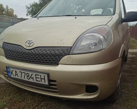 Бежевий Тойота Яріс Версо, об'ємом двигуна 1.3 л та пробігом 495 тис. км за 2500 $, фото 1 на Automoto.ua