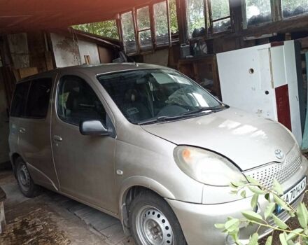 Сірий Тойота Яріс Версо, об'ємом двигуна 1.3 л та пробігом 389 тис. км за 0 $, фото 6 на Automoto.ua