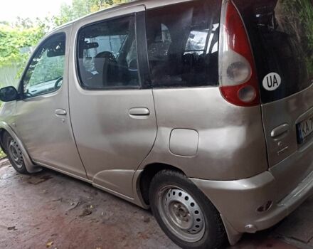 Сірий Тойота Яріс Версо, об'ємом двигуна 1.3 л та пробігом 389 тис. км за 0 $, фото 9 на Automoto.ua