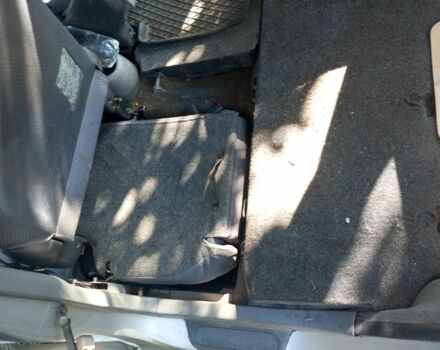 Сірий Тойота Яріс Версо, об'ємом двигуна 1.3 л та пробігом 389 тис. км за 0 $, фото 4 на Automoto.ua