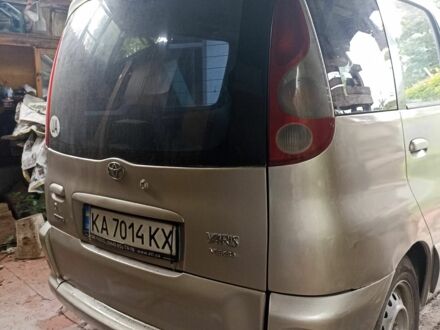 Сірий Тойота Яріс Версо, об'ємом двигуна 1.3 л та пробігом 389 тис. км за 0 $, фото 1 на Automoto.ua