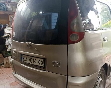 Серый Тойота Ярис Версо, объемом двигателя 1.3 л и пробегом 389 тыс. км за 0 $, фото 1 на Automoto.ua