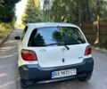 Білий Тойота Яріс, об'ємом двигуна 1 л та пробігом 250 тис. км за 2500 $, фото 3 на Automoto.ua