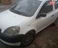 Белый Тойота Ярис, объемом двигателя 1 л и пробегом 350 тыс. км за 2300 $, фото 5 на Automoto.ua