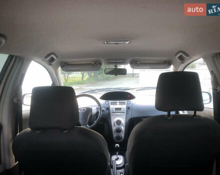 Білий Тойота Яріс, об'ємом двигуна 1.3 л та пробігом 190 тис. км за 6900 $, фото 9 на Automoto.ua