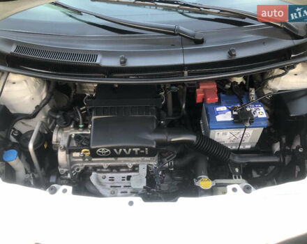 Білий Тойота Яріс, об'ємом двигуна 1.3 л та пробігом 190 тис. км за 6900 $, фото 16 на Automoto.ua