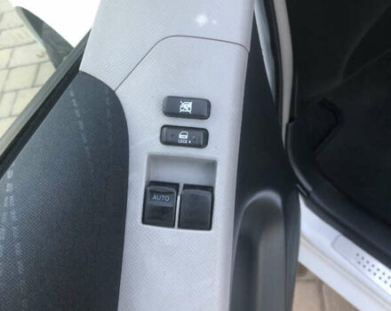 Білий Тойота Яріс, об'ємом двигуна 1.3 л та пробігом 190 тис. км за 6900 $, фото 12 на Automoto.ua