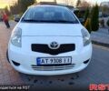Белый Тойота Ярис, объемом двигателя 1.3 л и пробегом 290 тыс. км за 5000 $, фото 1 на Automoto.ua