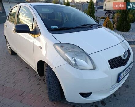 Білий Тойота Яріс, об'ємом двигуна 1.3 л та пробігом 290 тис. км за 5000 $, фото 6 на Automoto.ua