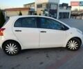 Білий Тойота Яріс, об'ємом двигуна 1.3 л та пробігом 290 тис. км за 5000 $, фото 4 на Automoto.ua