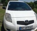Белый Тойота Ярис, объемом двигателя 1 л и пробегом 289 тыс. км за 3266 $, фото 1 на Automoto.ua