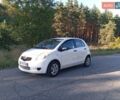Белый Тойота Ярис, объемом двигателя 1 л и пробегом 300 тыс. км за 4700 $, фото 11 на Automoto.ua