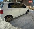 Белый Тойота Ярис, объемом двигателя 1.3 л и пробегом 154 тыс. км за 6800 $, фото 1 на Automoto.ua