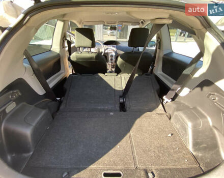 Белый Тойота Ярис, объемом двигателя 1.4 л и пробегом 229 тыс. км за 5000 $, фото 17 на Automoto.ua