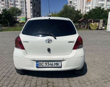 Белый Тойота Ярис, объемом двигателя 1.4 л и пробегом 236 тыс. км за 6800 $, фото 6 на Automoto.ua