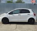 Білий Тойота Яріс, об'ємом двигуна 1 л та пробігом 180 тис. км за 3900 $, фото 1 на Automoto.ua