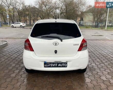 Білий Тойота Яріс, об'ємом двигуна 1 л та пробігом 197 тис. км за 5500 $, фото 7 на Automoto.ua