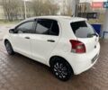 Білий Тойота Яріс, об'ємом двигуна 1 л та пробігом 197 тис. км за 5500 $, фото 9 на Automoto.ua