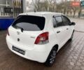 Білий Тойота Яріс, об'ємом двигуна 1 л та пробігом 197 тис. км за 5500 $, фото 6 на Automoto.ua