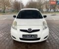 Білий Тойота Яріс, об'ємом двигуна 1 л та пробігом 197 тис. км за 5500 $, фото 1 на Automoto.ua