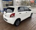 Білий Тойота Яріс, об'ємом двигуна 1 л та пробігом 197 тис. км за 5500 $, фото 5 на Automoto.ua