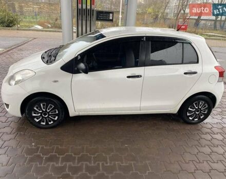Білий Тойота Яріс, об'ємом двигуна 1 л та пробігом 197 тис. км за 5500 $, фото 11 на Automoto.ua