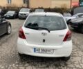 Белый Тойота Ярис, объемом двигателя 1 л и пробегом 214 тыс. км за 4800 $, фото 3 на Automoto.ua