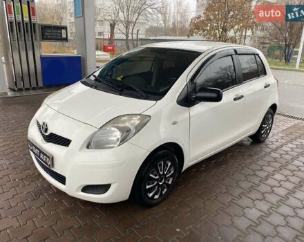 Білий Тойота Яріс, об'ємом двигуна 1 л та пробігом 197 тис. км за 5500 $, фото 12 на Automoto.ua