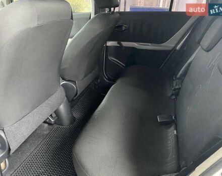 Білий Тойота Яріс, об'ємом двигуна 1 л та пробігом 197 тис. км за 5500 $, фото 14 на Automoto.ua