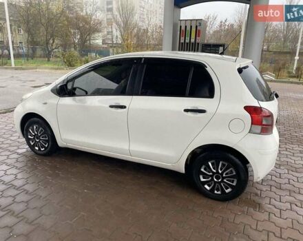 Білий Тойота Яріс, об'ємом двигуна 1 л та пробігом 197 тис. км за 5500 $, фото 10 на Automoto.ua