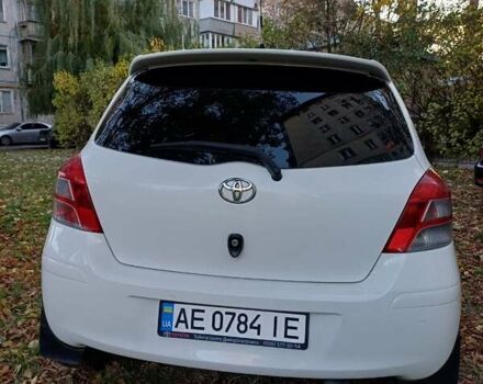Тойота Ярис 2011 в Киеве на Automoto.ua Белый Тойота Ярис, объемом двигателя 1.3 л и пробегом 177 тыс. км за 7200 $, фото 3 на Automoto.ua