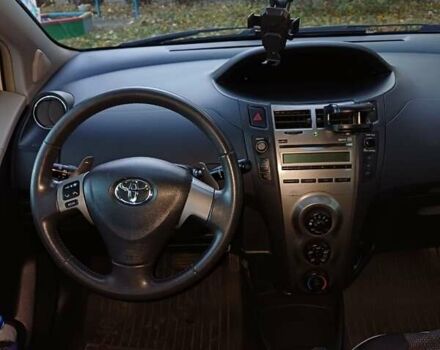 Тойота Ярис 2011 в Киеве на Automoto.ua Белый Тойота Ярис, объемом двигателя 1.3 л и пробегом 177 тыс. км за 7200 $, фото 8 на Automoto.ua