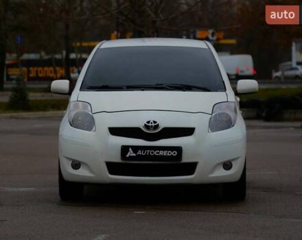 Білий Тойота Яріс, об'ємом двигуна 1.33 л та пробігом 178 тис. км за 6100 $, фото 1 на Automoto.ua