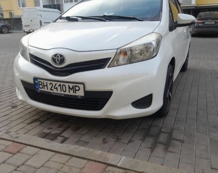 Белый Тойота Ярис, объемом двигателя 1 л и пробегом 87 тыс. км за 7500 $, фото 2 на Automoto.ua