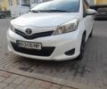 Белый Тойота Ярис, объемом двигателя 1 л и пробегом 87 тыс. км за 7500 $, фото 2 на Automoto.ua