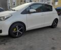 Белый Тойота Ярис, объемом двигателя 1 л и пробегом 87 тыс. км за 7500 $, фото 4 на Automoto.ua