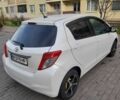 Белый Тойота Ярис, объемом двигателя 1 л и пробегом 87 тыс. км за 7500 $, фото 5 на Automoto.ua