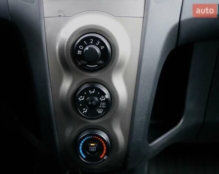 Білий Тойота Яріс, об'ємом двигуна 1.33 л та пробігом 178 тис. км за 6100 $, фото 15 на Automoto.ua