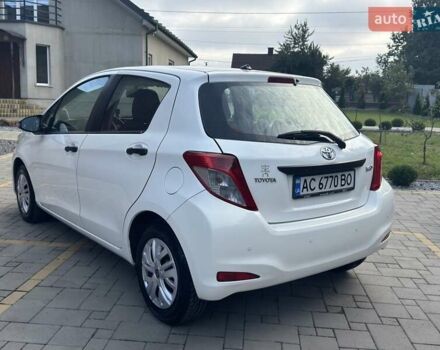 Белый Тойота Ярис, объемом двигателя 1 л и пробегом 158 тыс. км за 5850 $, фото 5 на Automoto.ua