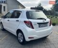 Белый Тойота Ярис, объемом двигателя 1 л и пробегом 158 тыс. км за 5850 $, фото 5 на Automoto.ua