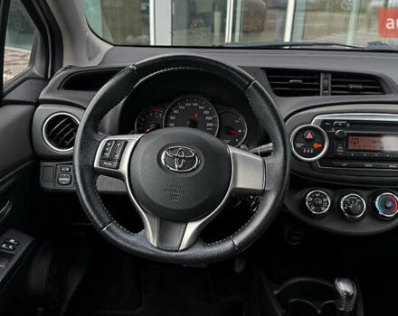 Белый Тойота Ярис, объемом двигателя 1.3 л и пробегом 69 тыс. км за 9600 $, фото 8 на Automoto.ua