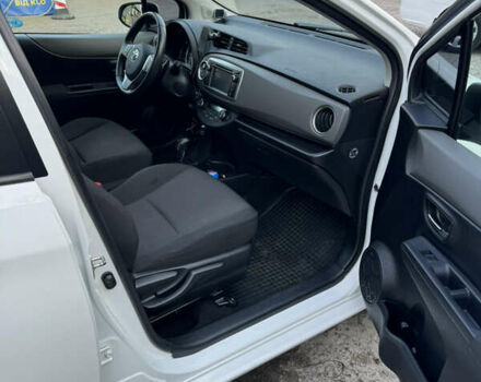 Тойота Ярис 2012 в Киеве на Automoto.ua Белый Тойота Ярис, объемом двигателя 1.3 л и пробегом 96 тыс. км за 11000 $, фото 10 на Automoto.ua