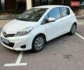Белый Тойота Ярис, объемом двигателя 1.33 л и пробегом 82 тыс. км за 9600 $, фото 1 на Automoto.ua
