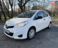 Білий Тойота Яріс, об'ємом двигуна 1 л та пробігом 249 тис. км за 5500 $, фото 1 на Automoto.ua