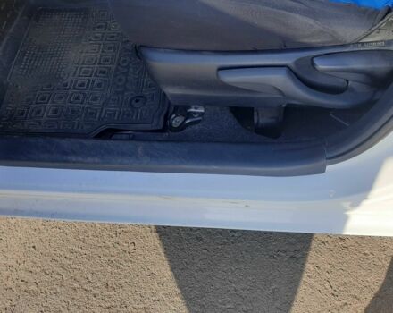 Білий Тойота Яріс, об'ємом двигуна 1.4 л та пробігом 48 тис. км за 8000 $, фото 13 на Automoto.ua